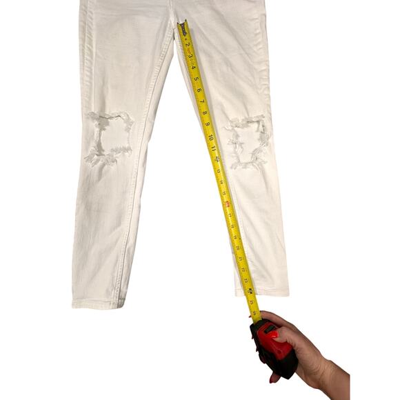 Free People White Distressed Skinny Jeans – Size 30 - Picture 4 of 8